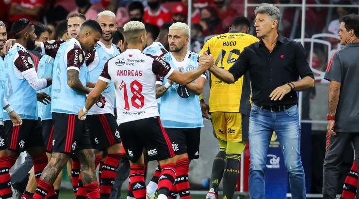 Foto: Pedro H. Tesch/AGIF - Flamengo ainda joga contra o Grêmio pelo Brasileirão antes da decisão.