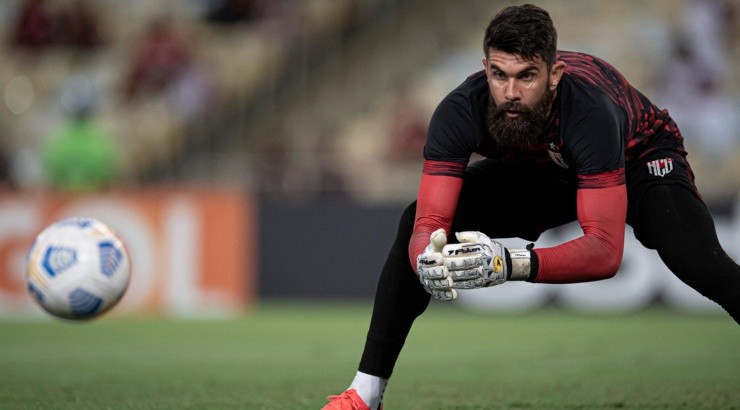 Foto: Jorge Rodrigues/AGIF - Fernando Miguel teve boas atuações em 2021.