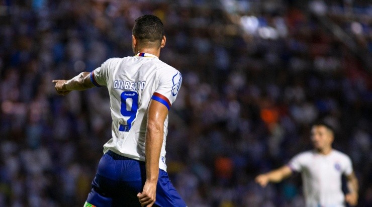 Gilberto voltará o time titular e terá a companhia de Rossi e Raí contra o Grêmio. Foto:Alisson Frazao/AGIF