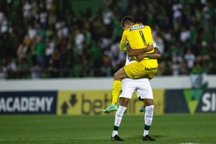 Diogo Reis/AGIF - Goiás consegue seu acesso à elite do Brasileiro de 2022. Diogo Reis/AGIF - Goiás consegue seu acesso à elite do Brasileiro de 2022.