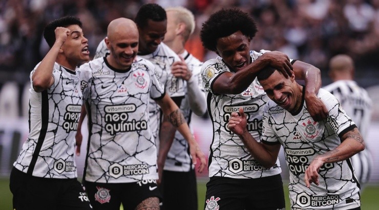 Foto: Ettore Chiereguini/AGIF - Timão venceu o Santos e entrou no G-4.