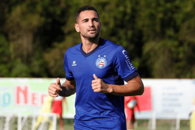 Gilberto em treino do Bahia (Foto: Felipe Oliveira)