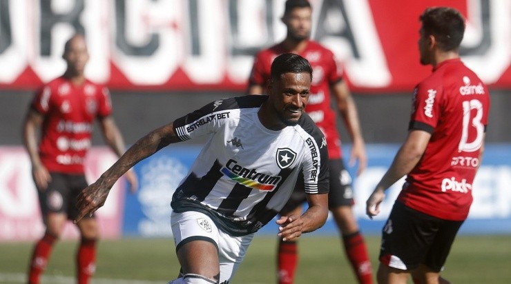 Foto: Vitor Silva/Botafogo/Divulgação - O atacante tem contrato com o Botafogo para 2022