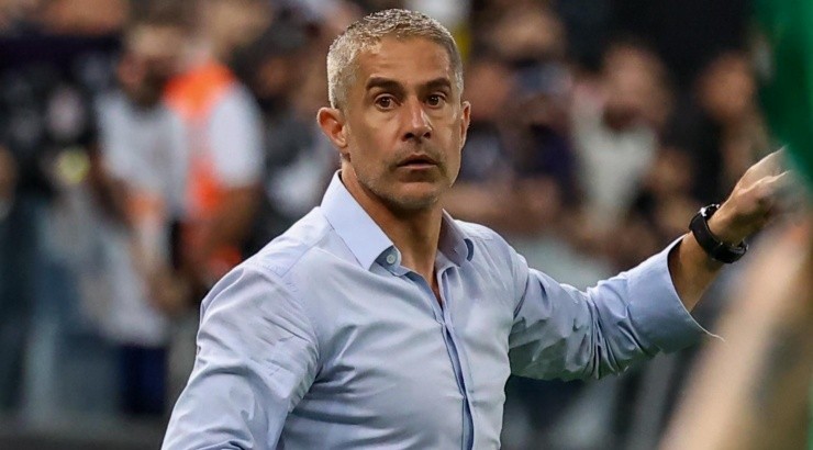 Foto: Marcello Zambrana/AGIF - Sylvinho foi criticado pelo ídolo do Timão.