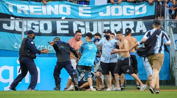 Foto: Pedro H. Tesch/AGIF - Invasão pode custar caro ao Grêmio.