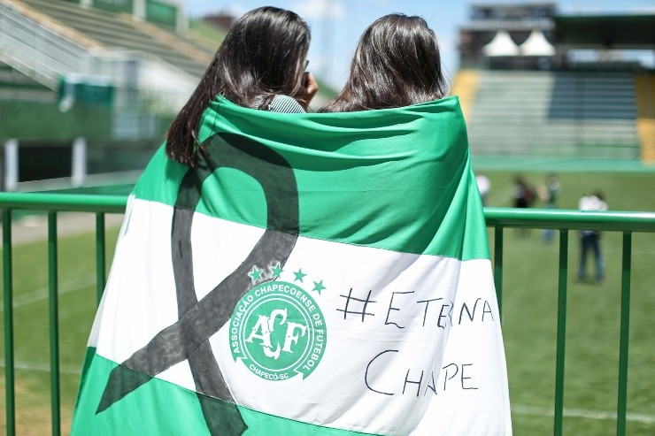 Heuler Andrey/Getty Images - Torcedores da Chape na Arena Condá.