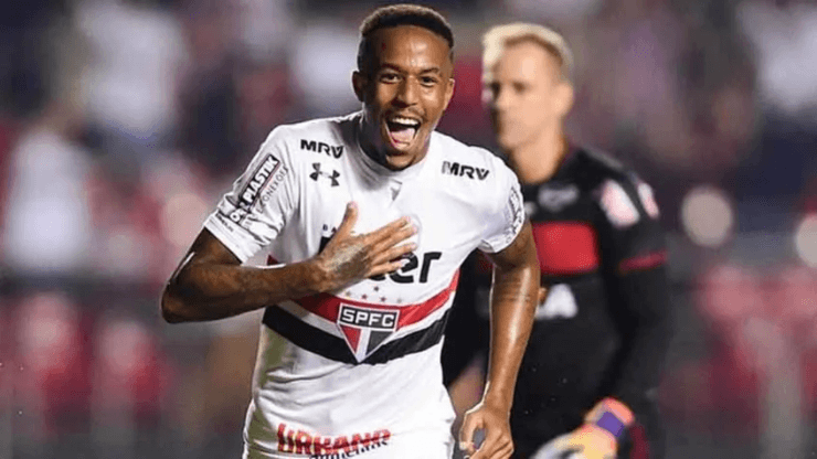 Éder Militão com a camisa do São Paulo (Foto: Twitter do São Paulo)