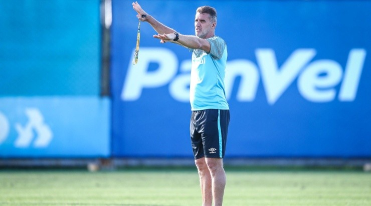 Foto: Lucas Uebel/Grêmio/Divulgação - O treinador convive com críticas da torcida