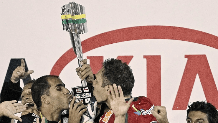 Felipe e Prass comemorando o título da Copa do Brasil (Foto: Heuler Andrey/Agif)