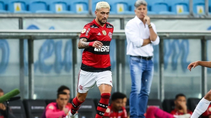 Foto: Pedro H. Tesch/AGIF - Arrascaeta: foi criticado pelo ex-jogador