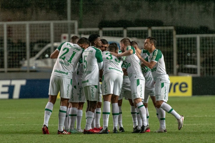 Alessandra Torres/AGIF - Jogadores da Chapecoense na Arena Independência. Alessandra Torres/AGIF - Jogadores da Chapecoense na Arena Independência.