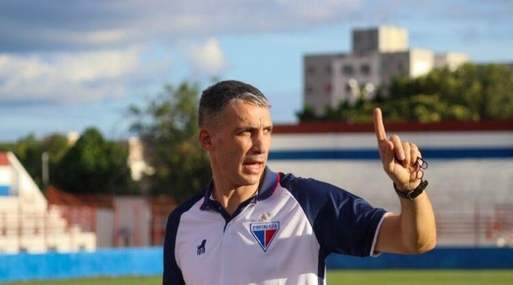 Vojvoda definiu a equipe que irá enfrentar o Juventude. Foto: Felipe Oliveira/ Fortaleza
