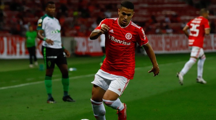 Foto: Maxi Franzoi/AGIF - Caio Vidal: futuro indefinido no Colorado