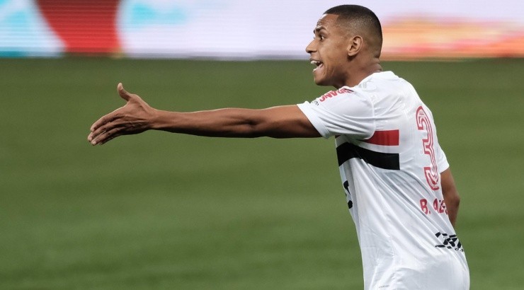 Foto: Marcello Zambrana/AGIF - Bruno Alves está sem espaço no elenco.