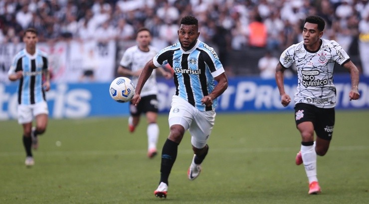 Foto: Ettore Chiereguini/AGIF - Empate contra o Corinthians manteve as esperanças do Grêmio.