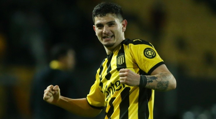 (Photo by Ernesto Ryan/Getty Images) - Centroavante é considerado uma joia no Uruguai.
