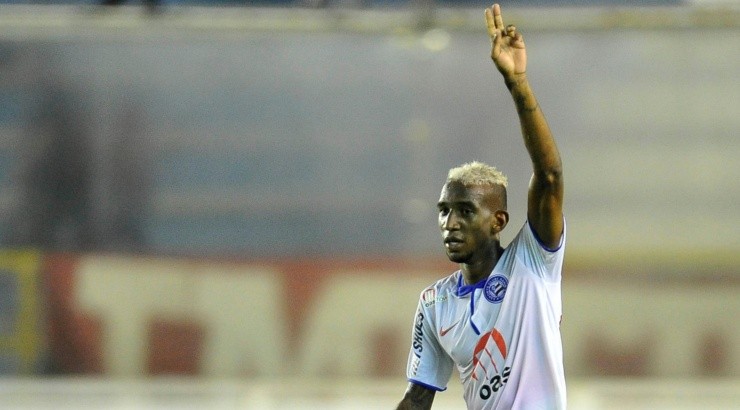 Foto: Fabio Castro/AGIF - Talisca é desejado no Timão.