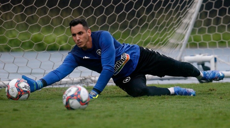 Foto: Vitor Silva/Botafogo/Divulgação - O paraguaio deseja permanecer no Glorioso