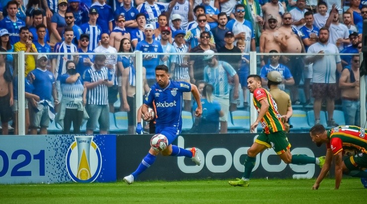 Foto: R.Pierre/AGIF - O lateral ajudou o Avaí a retornar para a Série A do Brasileirão