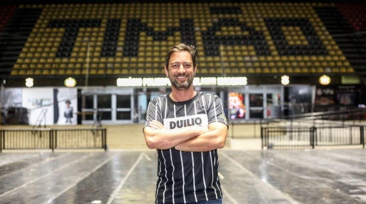 Duílio quer 12 milhões de euros para vender João Victor. Foto: Rodrigo Coca/ Corinthians