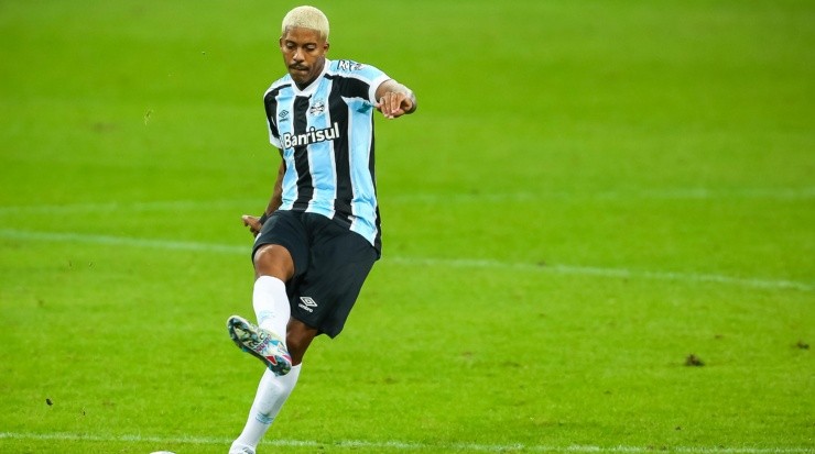 Foto: Pedro H. Tesch/AGIF - O meia não está nos planos do Grêmio para 2022 Foto: Pedro H. Tesch/AGIF - O meia não está nos planos do Grêmio para 2022