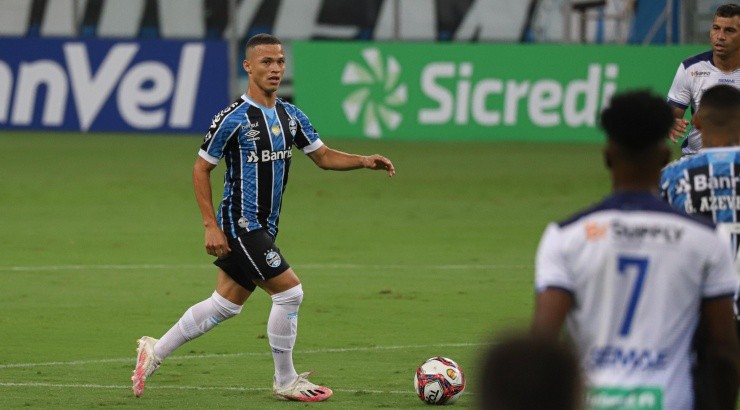 Foto: Maxi Franzoi/AGIF - Darlan pode mudar de ares em 2022. Foto: Maxi Franzoi/AGIF - Darlan pode mudar de ares em 2022.