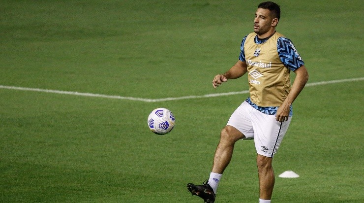 Foto: Paulo Paiva/AGIF - O centroavante não renovou seu contrato com o Grêmio 