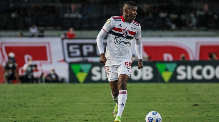 Foto: Guilherme Drovas/AGIF - Orejuela: interessa ao Grêmio para 2022