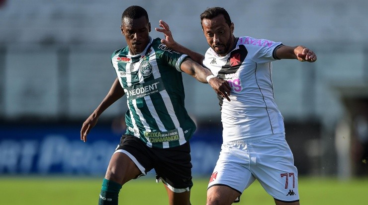 Foto: Thiago Ribeiro/AGIF - Matheus Alexandre deve permanecer no Coritiba.