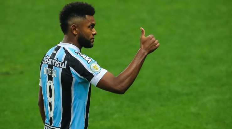 Foto: Pedro H. Tesch/AGIF - Borja está emprestado ao Grêmio, mas pode ser vendido pelo Palmeiras.
