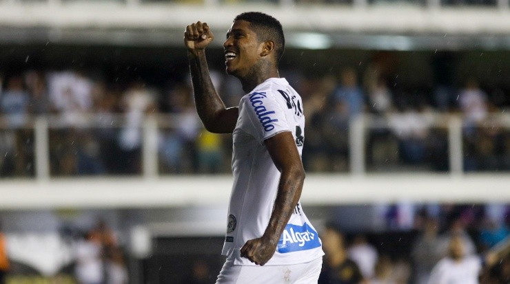 Foto: Fernanda Luz/AGIF - Raniel: atacante do Santos foi procurado diretamente por Mattos