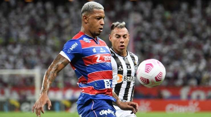 Foto: Kely Pereira/AGIF - Um dos clubes interessados no atacante é o São Paulo, de Rogério Ceni