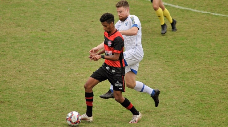 Foto: Jhony Pinho/AGIF - Bruninho: defendeu o Vitória na temporada 2021