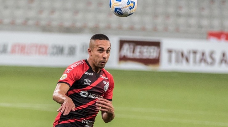 Foto: Robson Mafra/AGIF - Nicolas: na mira do Tricolor para 2022 Foto: Robson Mafra/AGIF - Nicolas: na mira do Tricolor para 2022