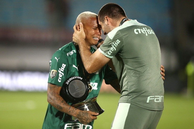 Ernesto Ryan/Getty Images - Deyverson foi eleito o melhor jogador da final da Copa Libertadores.