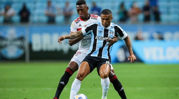 Foto: Pedro H. Tesch/AGIF - O camisa 10 acumulou três gols e duas assistências na temporada 2021