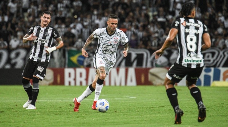 Foto: Kely Pereira/AGIF - No negócio com o Grêmio, o Timão conseguiu se livrar de uma dívida pela compra de Luan