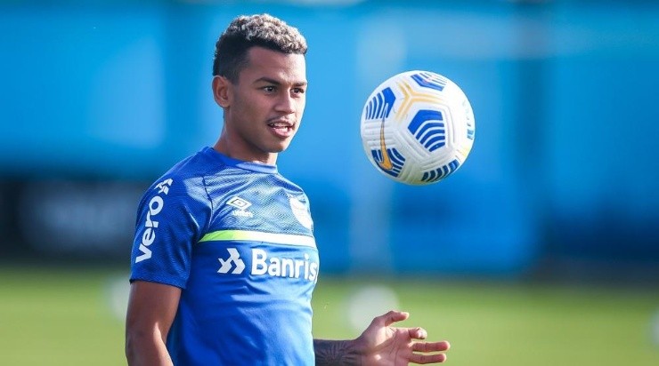 Foto: Lucas Uebel/Grêmio/Divulgação - Fernando Henrique: valorizado no mercado da bola