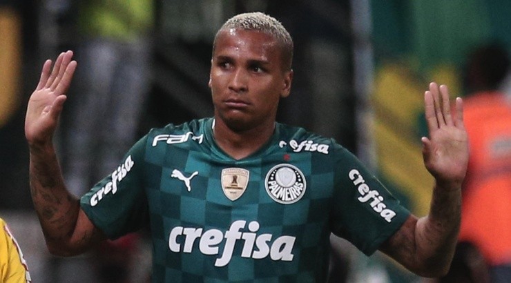 Foto: Ettore Chiereguini/AGIF - Deyverson tem só mais 6 meses de contrato.