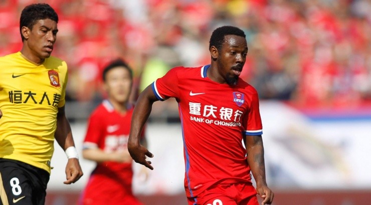 Photo by Visual China Group via Getty Images/Visual China Group via Getty Images) - Fernandinho interessa ao Palmeiras.