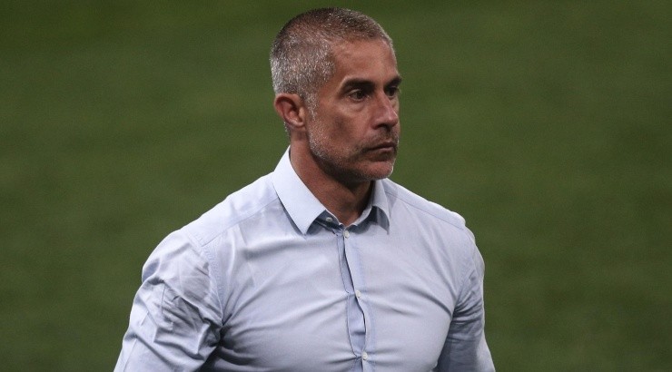 Foto: Ettore Chiereguini/AGIF - Sylvinho foi mantido no cargo, mas é constantemente pressionado pela Fiel.