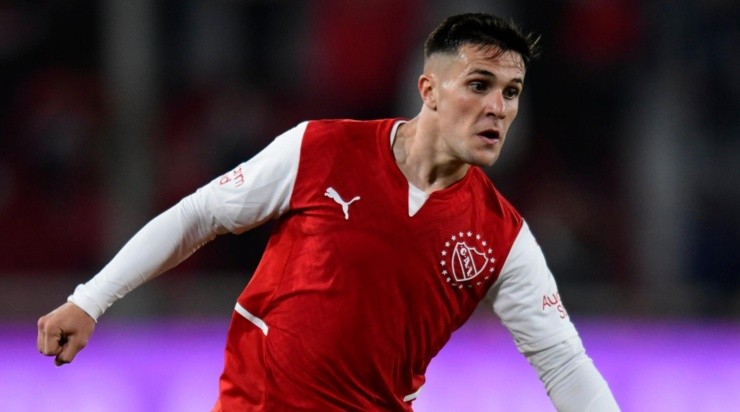  (Photo by Gustavo Garello/Jam Media/Getty Images) - Bustos está mais próximo do Inter.