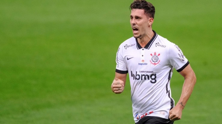 Foto: Marcello Zambrana/AGIF - Avelar: fora dos planos do Corinthians, entrou na mira do Vozão para 2022