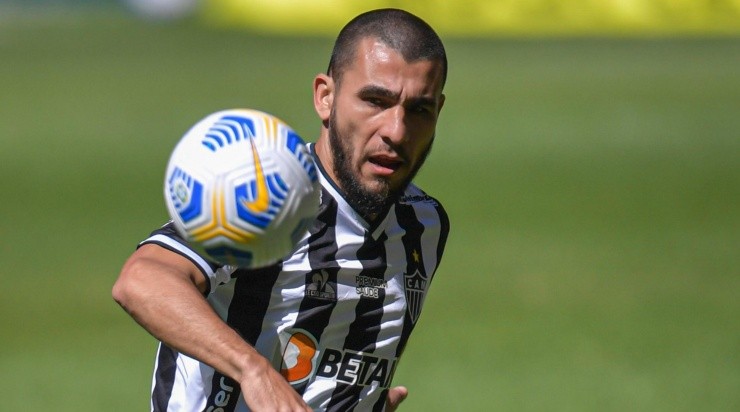 (Photo by Pedro Vilela/Getty Images) - Galo tenta dificultar a vida dos concorrentes brasileiros.