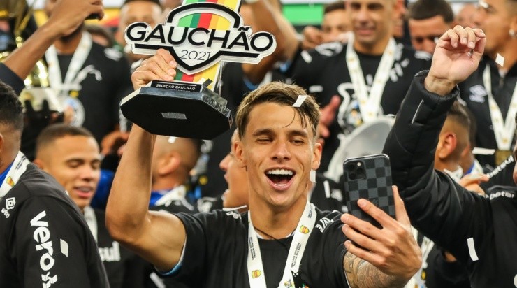 Foto: Pedro H. Tesch/AGIF - Ferreira: será valorizado pela diretoria gremista