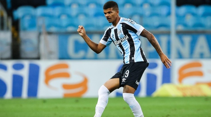 Foto: Pedro H. Tesch/AGIF - Sarará: jovem revelação do Grêmio está valorizada no mercado