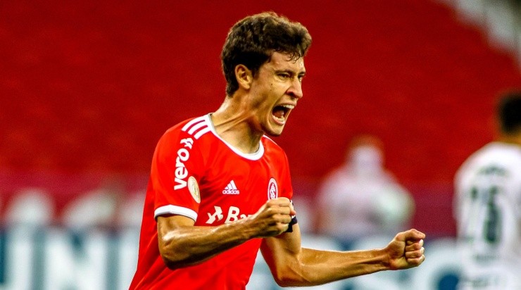 (Photo by Silvio Avila/Getty Images) - Dourado foi oferecido ao Santos.