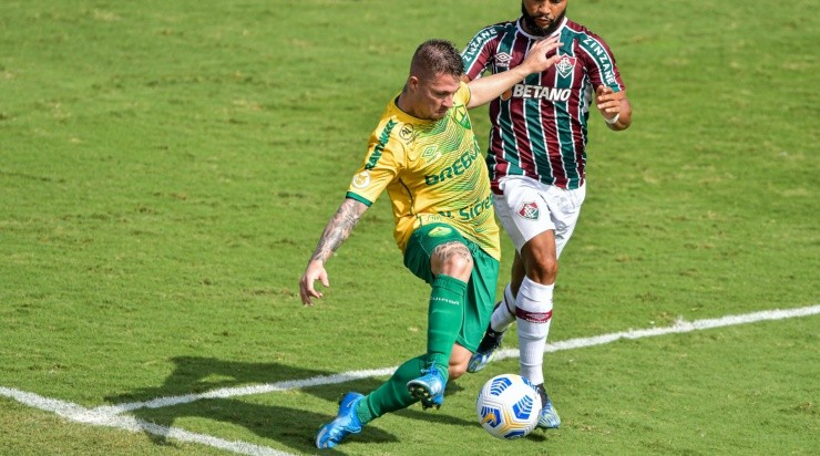 Foto: Thiago Ribeiro/AGIF – Guilherme Pato defendeu o Cuiabá na temporada passada