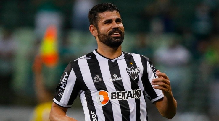 (Photo by Ricardo Moreira/Getty Images) - Diego Costa está livre após deixar o Atlético-MG.