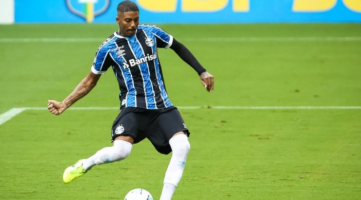 Foto: Pedro H. Tesch/AGIF - O Furacão ameaça acionar o jogador na CBF